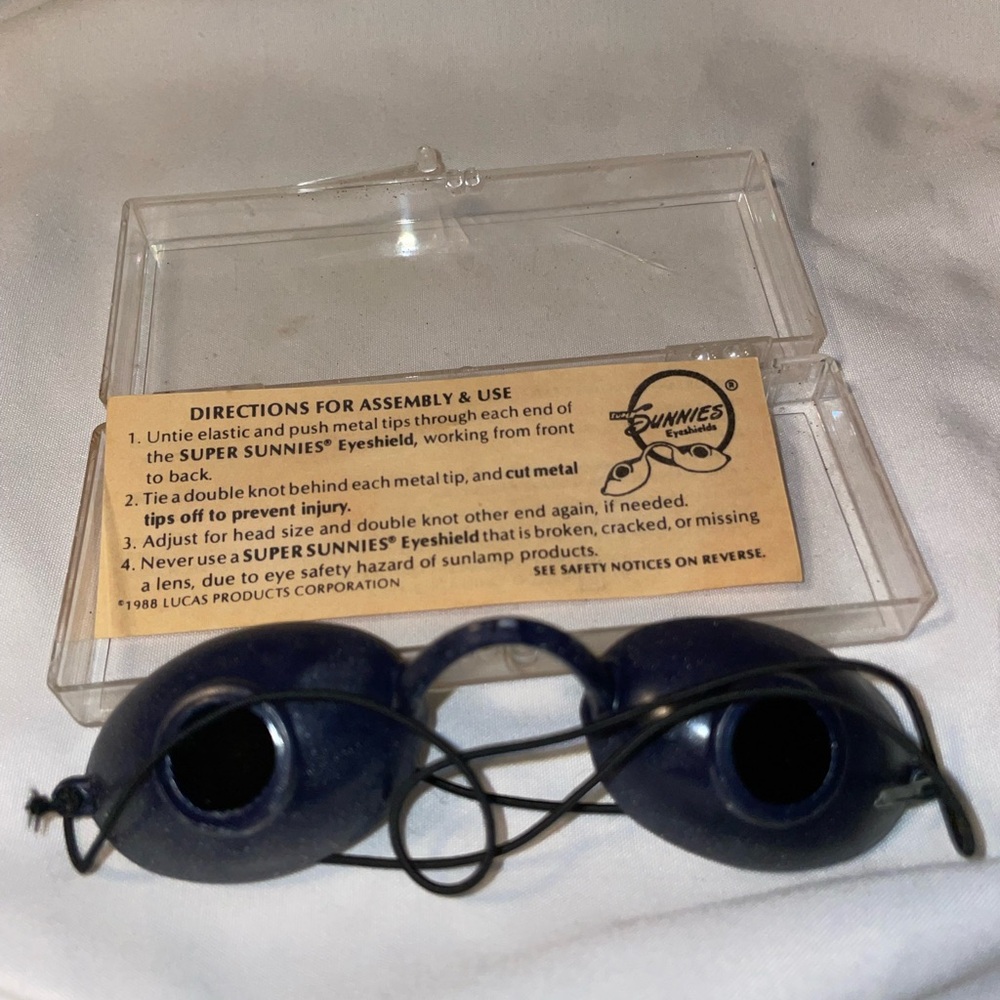 Vintage Sunnies Eyelids for tanning